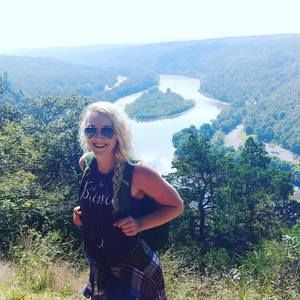 Meet your Posher, Danielle